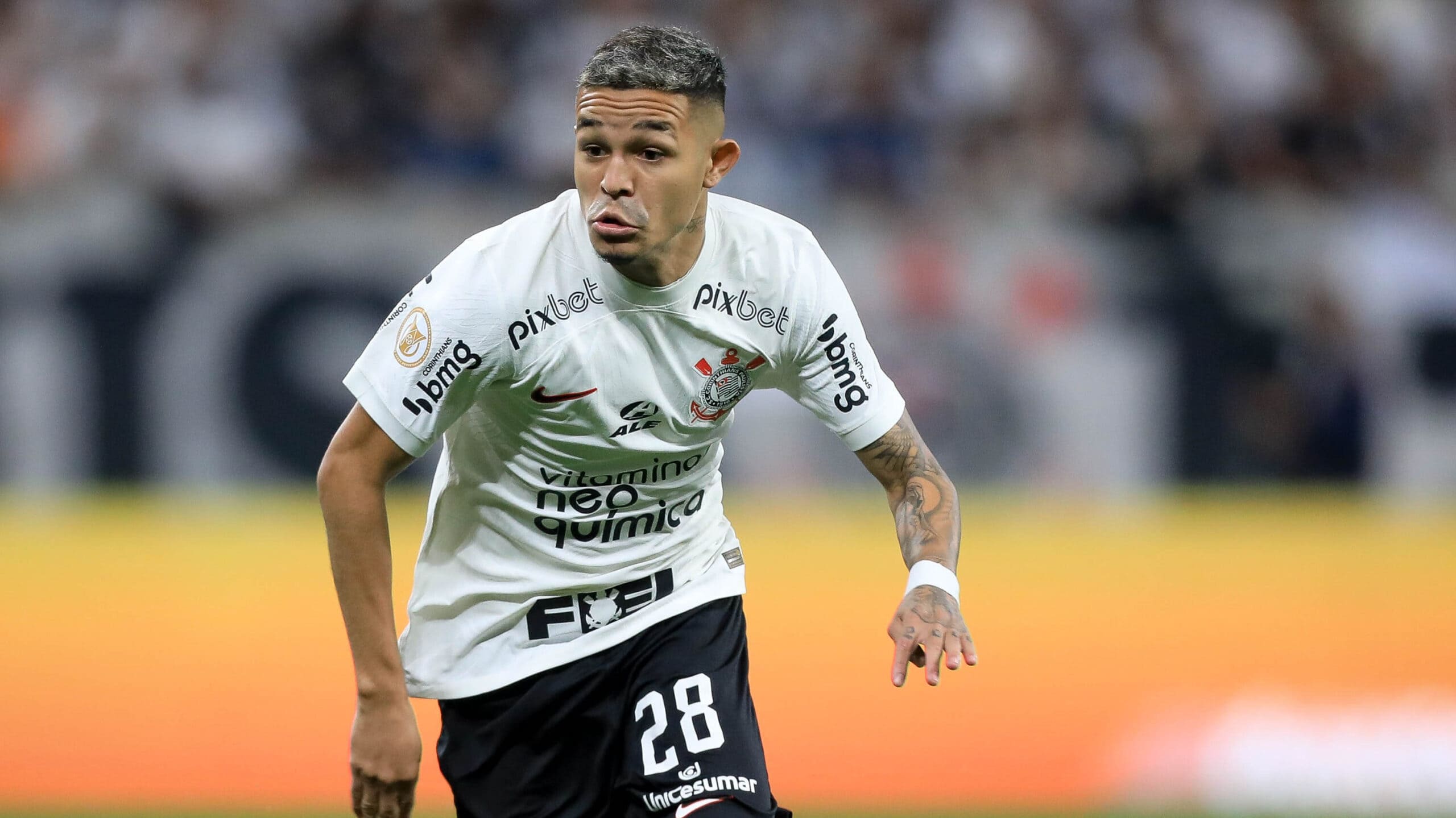 Veja quanto Corinthians receberá transferência de Adson para o Vasco