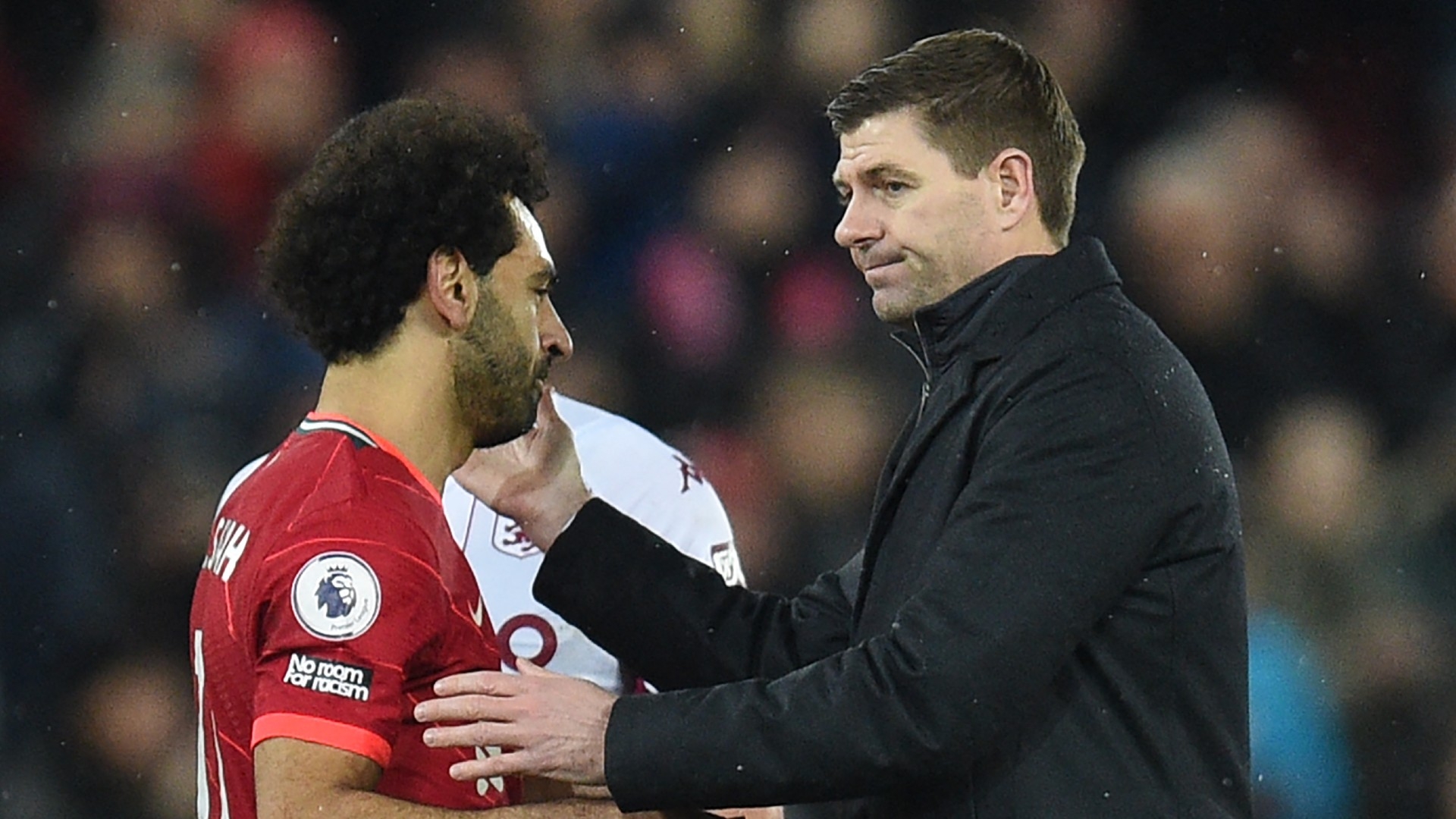 Salah e Gerrard, dois jogadores históricos do Liverpool