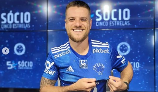 Cruzeiro oficializa contratação de Wesley Gasolina