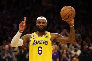 LeBron James, astro dos Lakers.