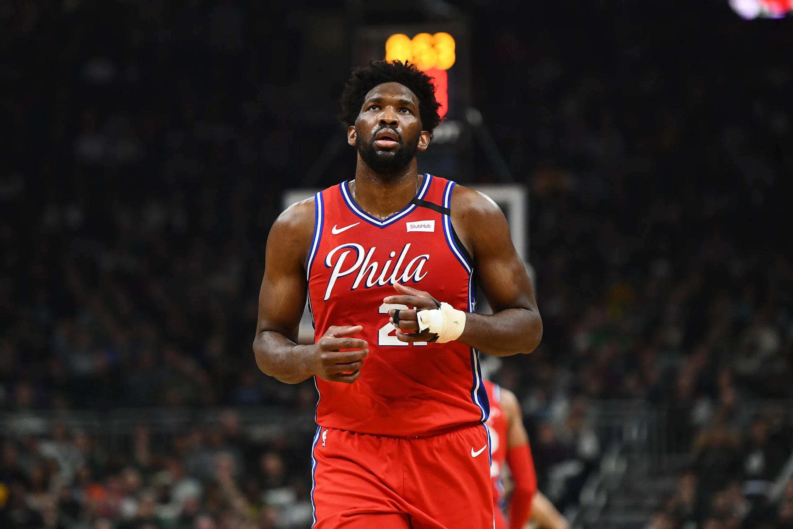 Joel Embiid é eleito MVP, melhor jogador da temporada da NBA