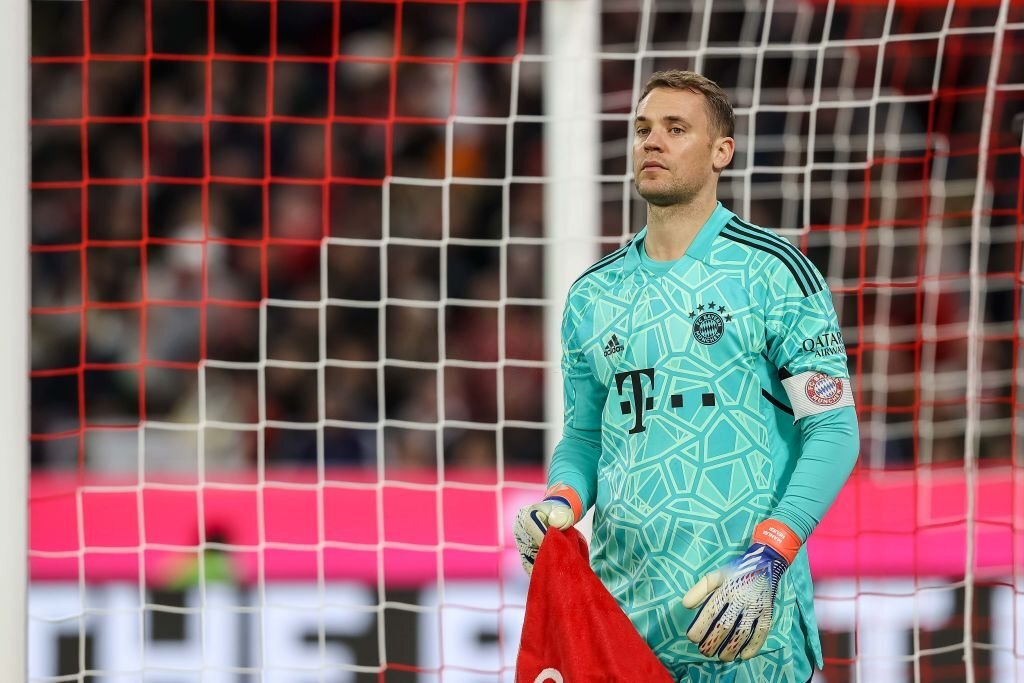 Visão  Guarda-redes alemão Manuel Neuer regressa aos treinos do Bayern  Munique após dez meses