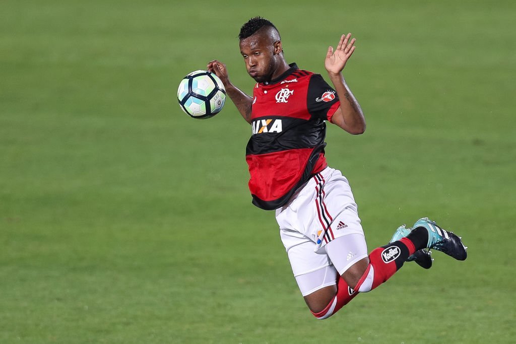 Futebol brasileiro: jogador do Flamengo é citado em esquemas de