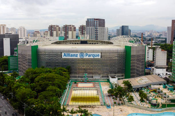 Amorim Podporco on X: Allianz Parque quase pronto para a final do Paulista.  Palco foi coberto por um pano verde.  / X