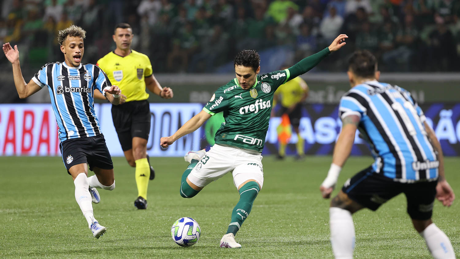 Grêmio joga pouco e leva goleada do Palmeiras pelo Brasileirão