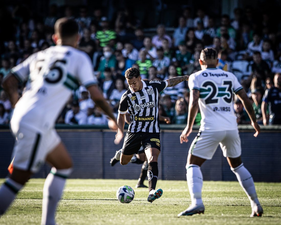 O Santos segue sem vencer no Brasileiro, agora com 8 jogos de jejum.