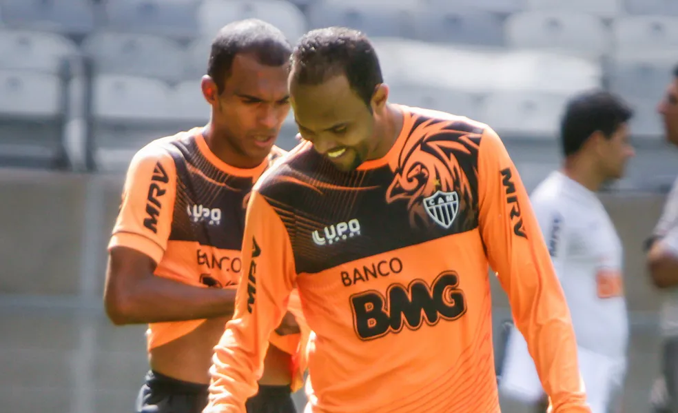 Richarlyson e Alecsandro promovem o Jogo Lendário, no Canindé