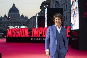 Tom Cruise durante première de "Missão Impossível: Acerto de Contas - parte 1"