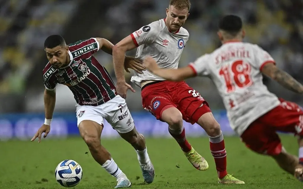 Rival mais difícil, Empate agridoce e pênalti não dado: Jornais  argentinos repercutem Flu x River - Fluminense: Últimas notícias, vídeos,  onde assistir e próximos jogos