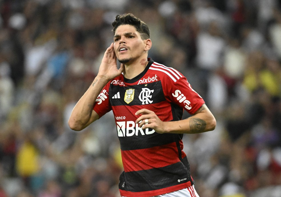 Clube saudita deve enviar proposta ao Flamengo por Ayrton Lucas