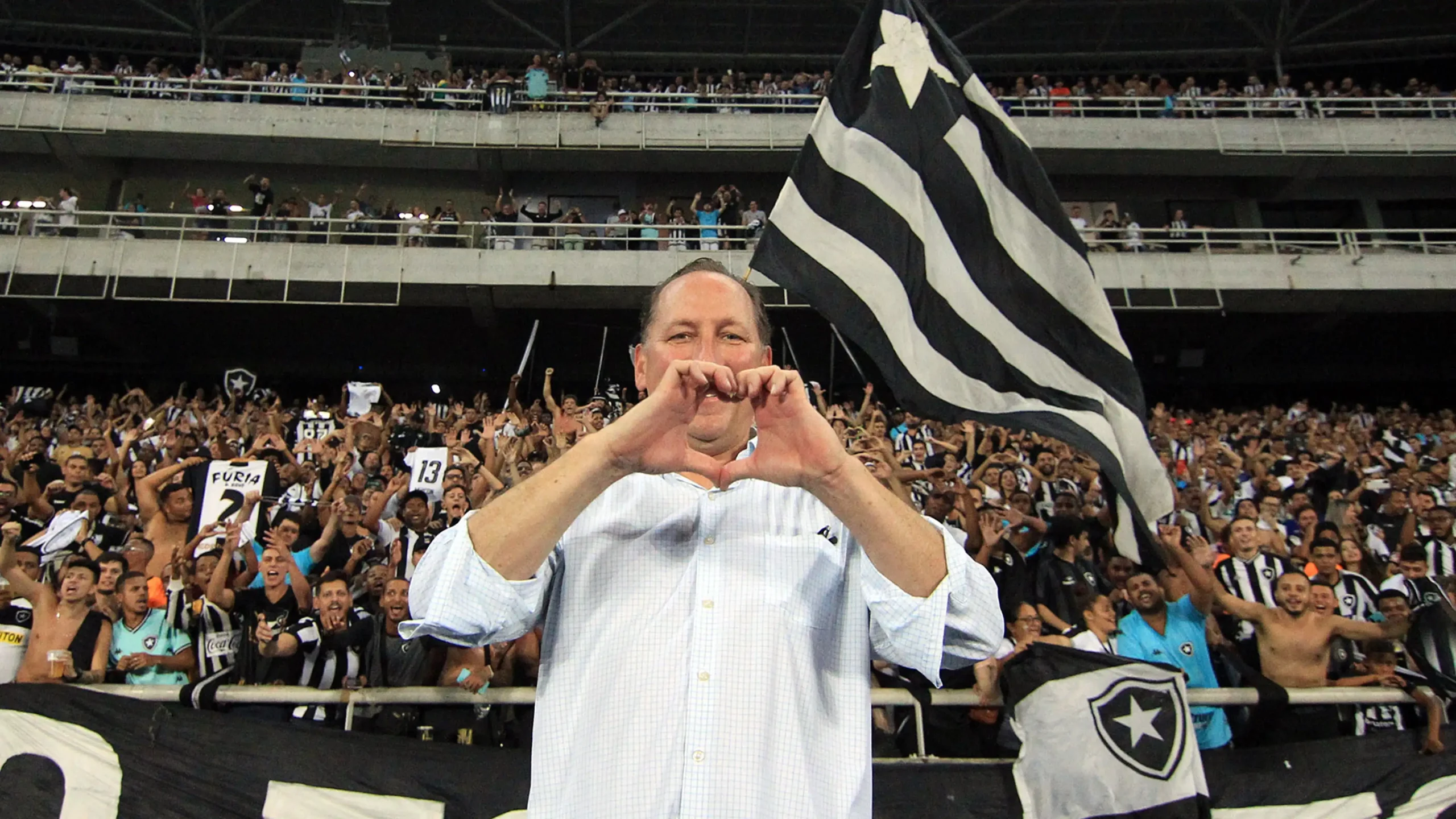 Botafogo tenta reatar casamento com a torcida no último jogo do ano