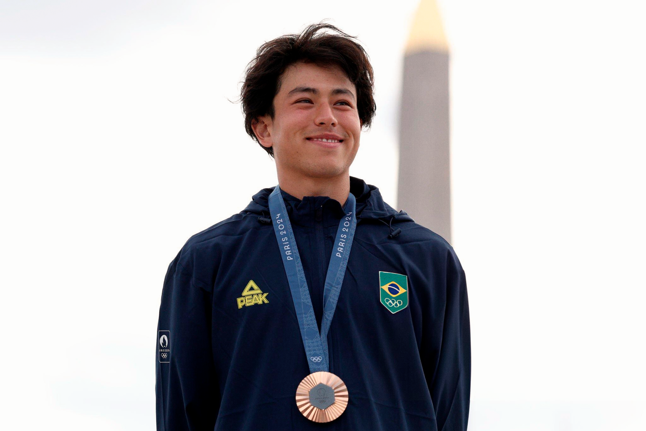 Augusto Akio, medalha de bronze para o Brasil em Paris.